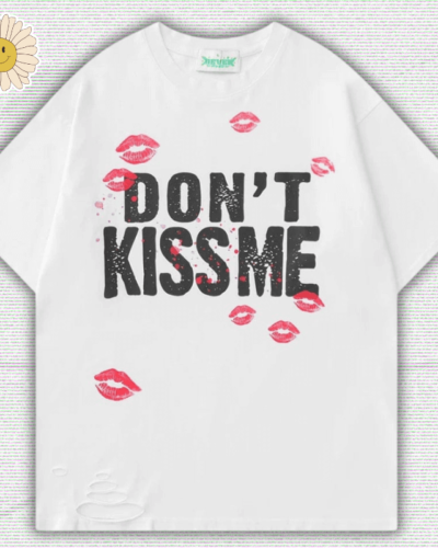 Y2K Don’t Kiss Me Graphic Tee